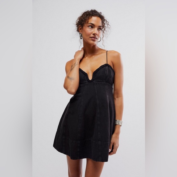 Free People Dresses & Skirts - Free People - Altua Mini Dress
Size Medium
Black
Gently worn